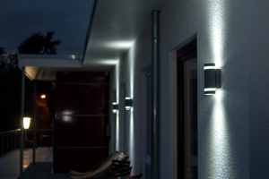 Zewnętrzna lampa ścienna kinkiet na elewację Lutec 5604011118 Focus 2xGU10 IP44 antracyt