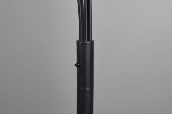 R41031532_2.jpg