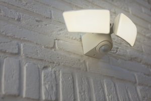 Naświetlacz Lutec 7635605331 Artica LED 14,5W 1200LM 3000K IP44 Czujnik ruchu zmierzchu Biały aplikacja Lutec Connect