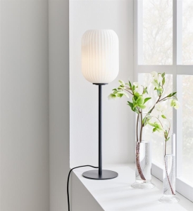 Lampa nocna stołowa czarna w stylu skandynawskim biały satynowy klosz ze szkła MarkSlojd 108252 Cava 55cm