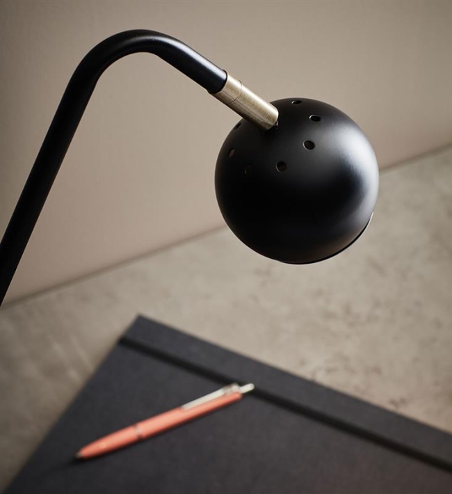 084b9643062a13e3f40a2fffdb9e8bcd