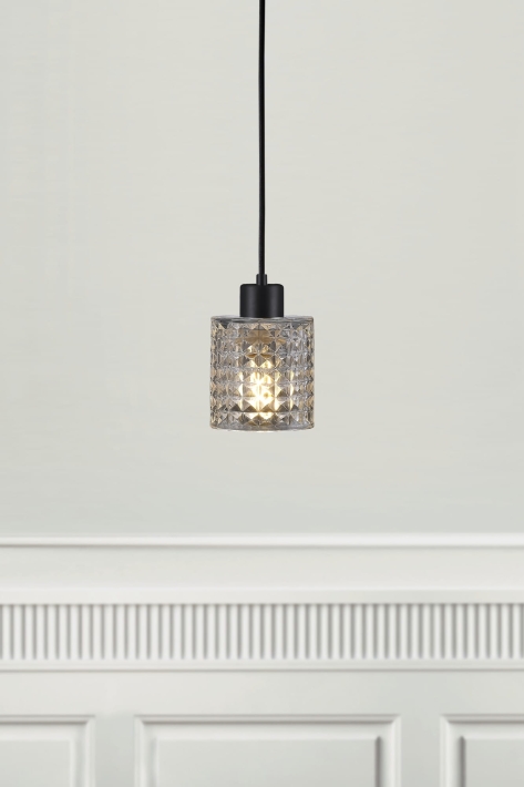 M Hollywood 46483000_1.jpg