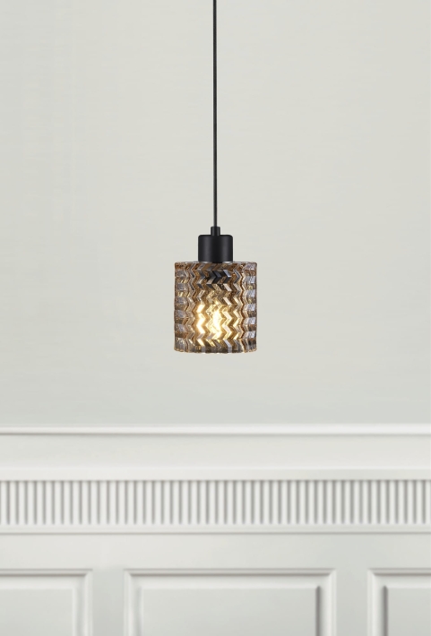 M Hollywood 46483027_1.jpg