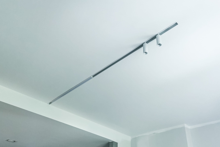 Szynoprzewody-magnetyczne-biale-na-klips-4.jpg