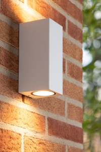 Biała lampa elewacyjna na zewnątrz budynku Lucide 69800/02/31 Zaro 2xGU10 IP44