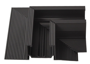 Czarny metalowy łącznik poziomy L do szyn magnetycznych podtynkowych na GK 12,5 mm Micro11 Max Light NT0003