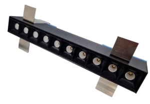 Podłużna czarna lampa diodowa wpuszczana AQForm 30270-L940-WB-00-12 Rafter LED 8W 912LM 4000K CRI90 27,1cm